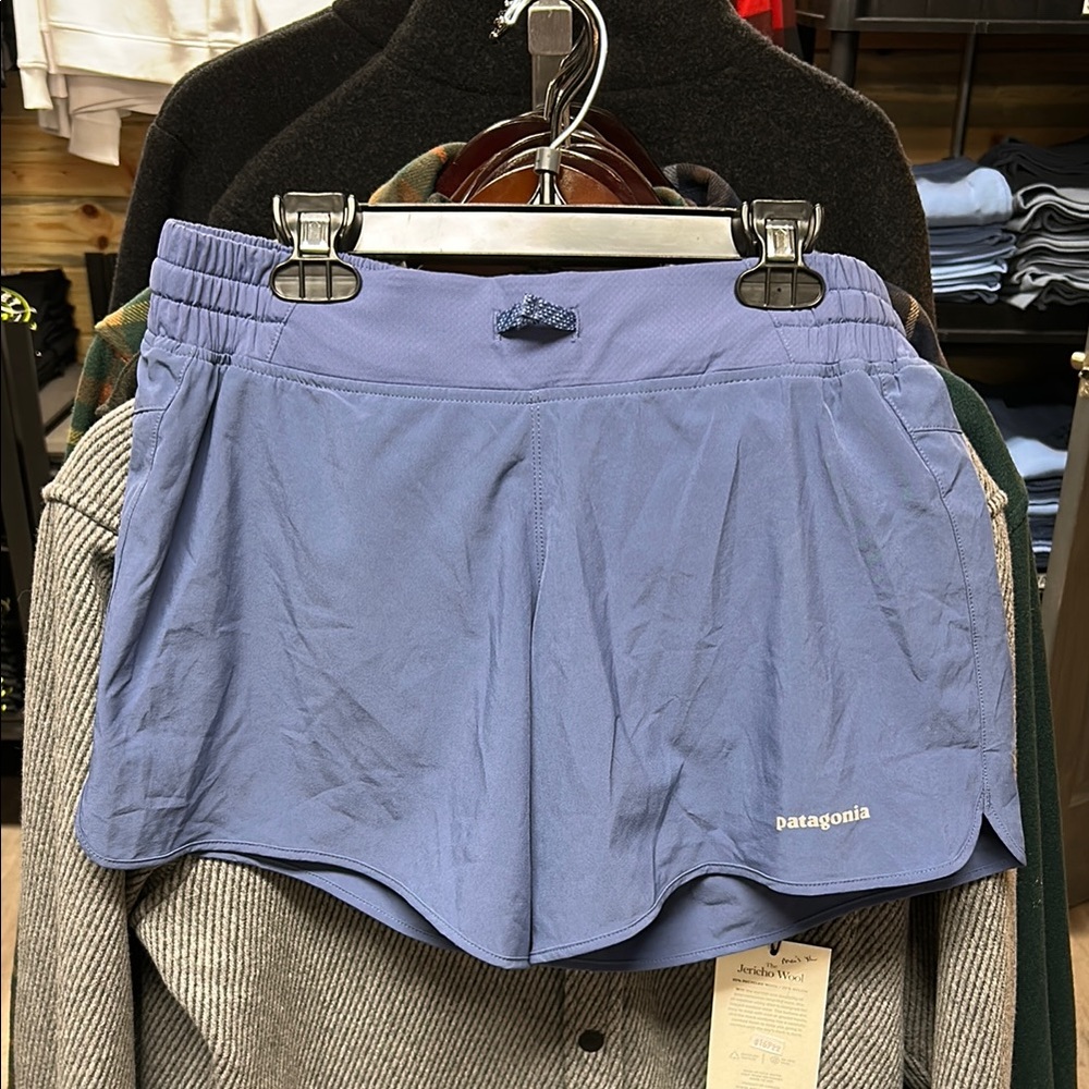 Periwinkle Athletic Shorts with Elastic Waistband and Built-in Liner